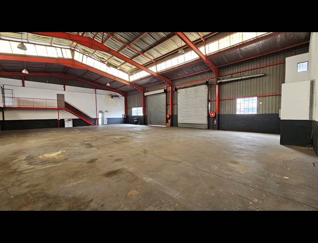 690M² WAREHOUSE TO LET IN JET PARK